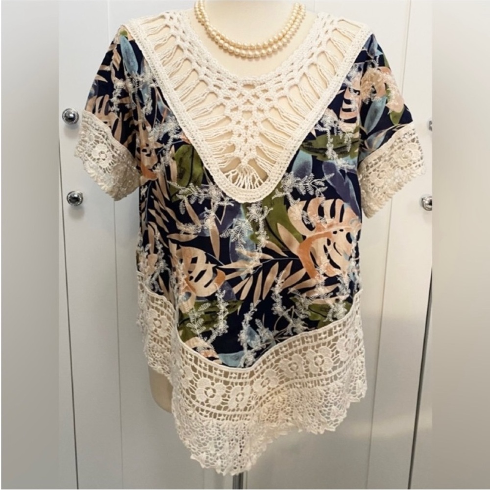 Gorgeous Floral V Neck Pointed Angle Crochet & Embroidered Top Sz SML